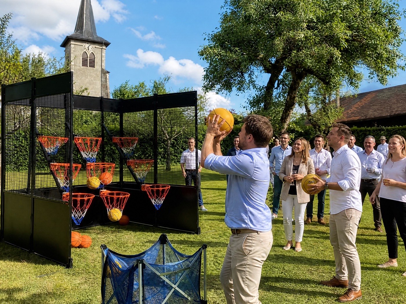 Le Basket Morpion Kapeeh installé en extérieur pour un événement d'entreprise, équipe en train de jouer